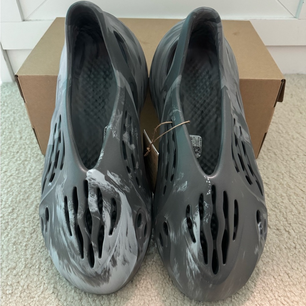 yeezy foam runners